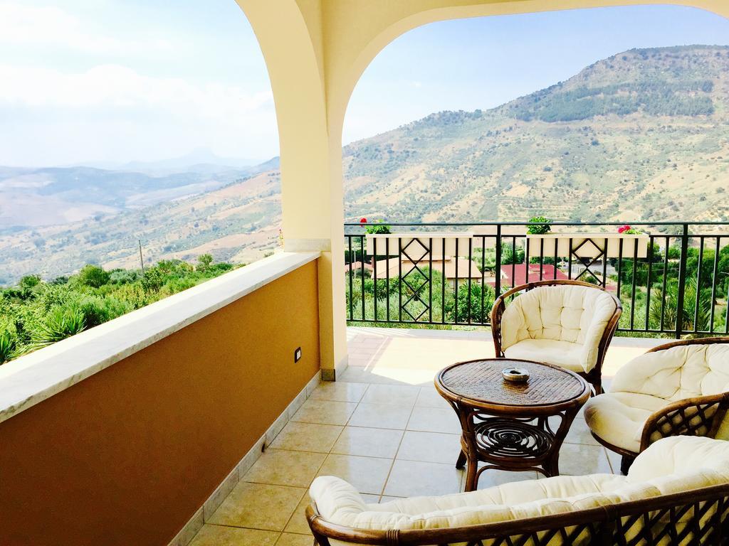 Villa Della Mimosa Alia Exterior photo